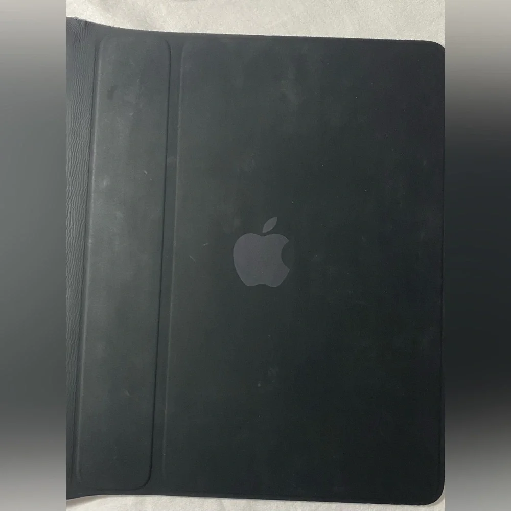 APPLE • Authentic • iPad Cover • Black • Used condition